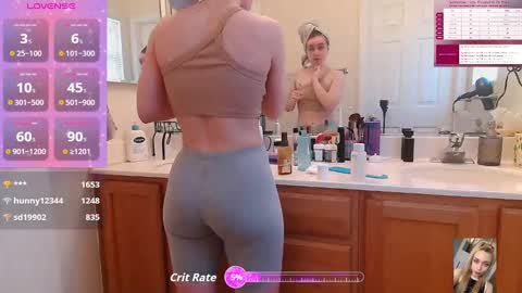 Snapshot of blondiebubblebooty chatting on 15, 9, 2025 Bubbles online show from 15, 9, 2025