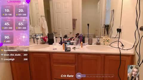 Snapshot of blondiebubblebooty chatting on 15, 10, 2025 Bubbles online show from 15, 10, 2025
