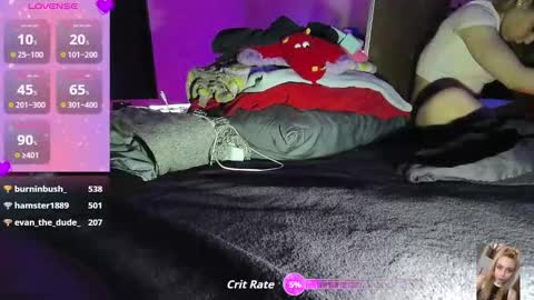 Snapshot of blondiebubblebooty chatting on 15, 10, 2025 Bubbles online show from 15, 10, 2025