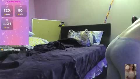 Snapshot of blondiebubblebooty chatting on 16, 10, 2025 Bubbles online show from 16, 10, 2025