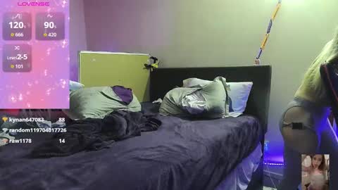 Snapshot of blondiebubblebooty chatting on 18, 10, 2025 Bubbles online show from 18, 10, 2025