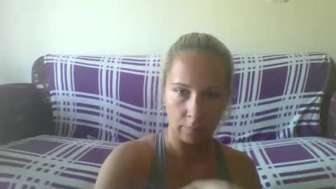 Snapshot of blondiepam23 chatting on 17, 11, 2025 BlondiePam online show from 17, 11, 2025