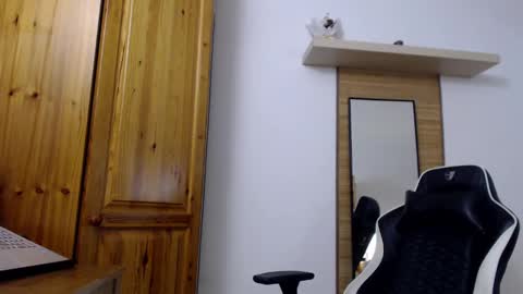 Snapshot of blondyelena chatting on 15, 1, 2025 blondyelena online show from 15, 1, 2025