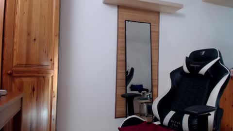 Snapshot of blondyelena chatting on 19, 2, 2025 blondyelena online show from 19, 2, 2025