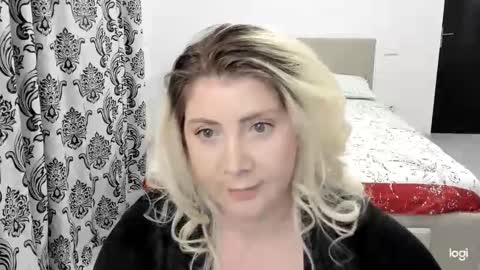Snapshot of blondysarah chatting on 20, 2, 2026 blondysarah online show from 20, 2, 2026