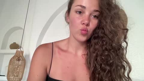 Emma Bloom online show from 18, 2, 2026