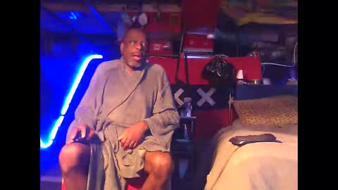 Snapshot of blowfly chatting on 22, 11, 2025 BLOWFLY online show from 22, 11, 2025