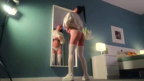 Snapshot of blue_affair chatting on 11, 1, 2026 Mia online show from 11, 1, 2026