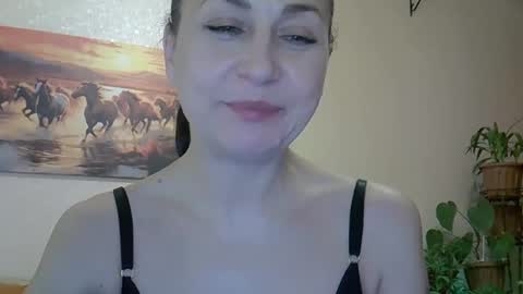 Snapshot of blue_berryx chatting on 2, 2, 2025 blue_berryx online show from 2, 2, 2025