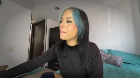 Snapshot of blue_tatuu1 chatting on 6, 1, 2026 Alice bleu for friends online show from 6, 1, 2026