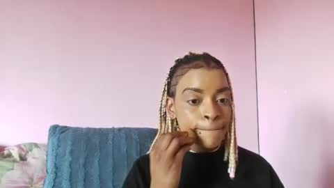 Snapshot of bluedi622952 chatting on 12, 9, 2025 Tee online show from 12, 9, 2025