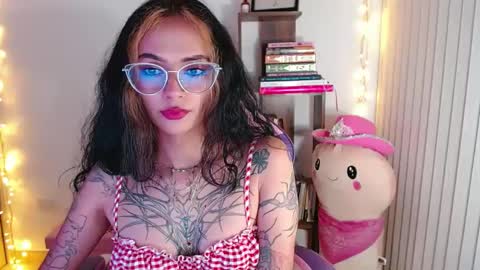 Im Abril .. Nice to meet you  thumb up me please its important  INDEPENDENT MODEL online show from 15, 9, 2025