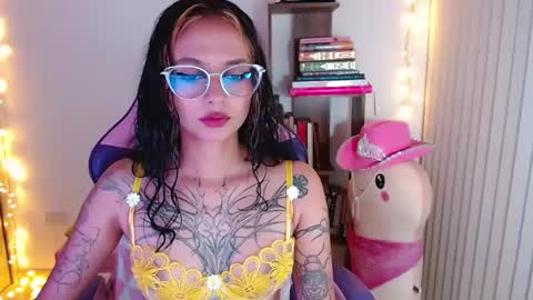 Im Abril .. Nice to meet you  thumb up me please its important  INDEPENDENT MODEL online show from 26, 9, 2025