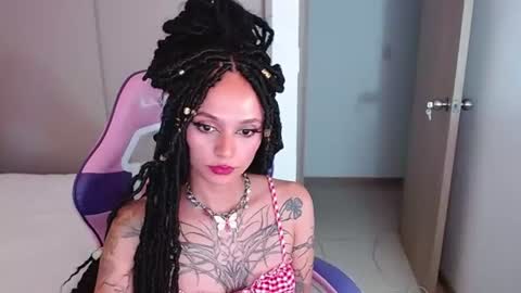 Snapshot of bluee_v chatting on 9, 7, 2026 Im Abril .. Nice to meet you thumb up me please its important INDEPENDENT MODEL online show from 9, 7, 2026