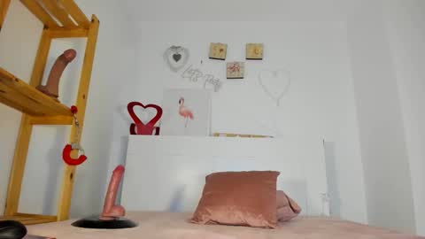 Snapshot of blueee_diamond chatting on 9, 6, 2026 blueee_diamond online show from 9, 6, 2026