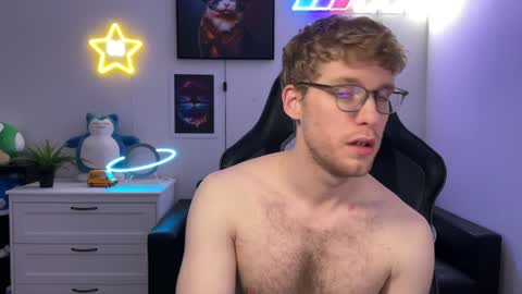 Snapshot of blueeyedtallguy chatting on 4, 12, 2024 blueeyedtallguy online show from 4, 12, 2024