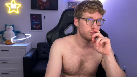 Snapshot of blueeyedtallguy chatting on 4, 12, 2024 blueeyedtallguy online show from 4, 12, 2024