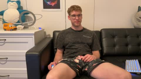 Snapshot of blueeyedtallguy chatting on 8, 1, 2025 blueeyedtallguy online show from 8, 1, 2025