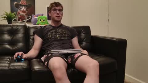 Snapshot of blueeyedtallguy chatting on 7, 10, 2025 blueeyedtallguy online show from 7, 10, 2025