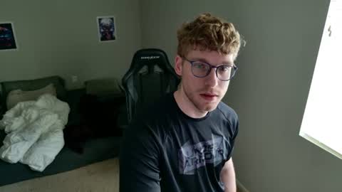 Snapshot of blueeyedtallguy chatting on 7, 7, 2026 blueeyedtallguy online show from 7, 7, 2026