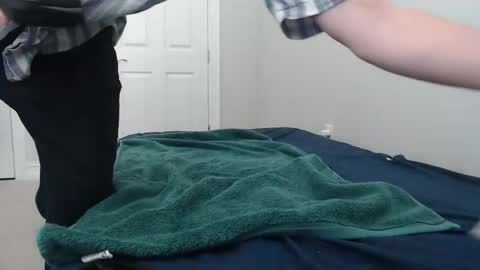 blue eyed twink online show from 22, 3, 2026