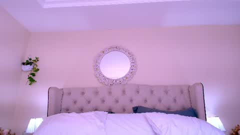 Snapshot of blueflora chatting on 7, 7, 2026 FLORAA online show from 7, 7, 2026