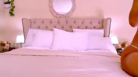Snapshot of blueflora chatting on 15, 7, 2026 FLORAA online show from 15, 7, 2026
