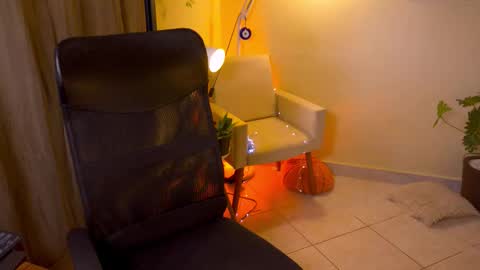 FLORAA online show from 9, 10, 2025