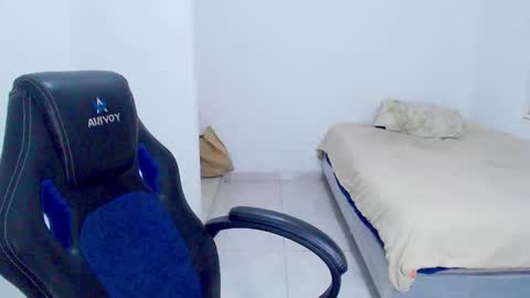 Snapshot of blumbum chatting on 7, 10, 2025 Hey guysI am BrendaWelcome my room online show from 7, 10, 2025