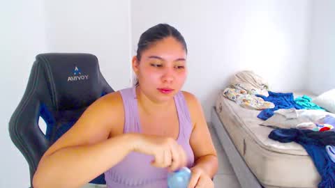 Snapshot of blumbum chatting on 19, 10, 2025 Hey guysI am BrendaWelcome my room online show from 19, 10, 2025