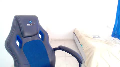 Snapshot of blumbum chatting on 24, 10, 2025 Hey guysI am BrendaWelcome my room online show from 24, 10, 2025