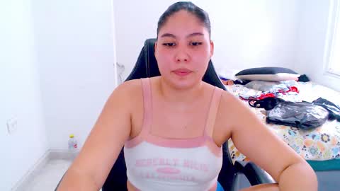 Snapshot of blumbum chatting on 19, 11, 2025 Hey guysI am BrendaWelcome my room online show from 19, 11, 2025
