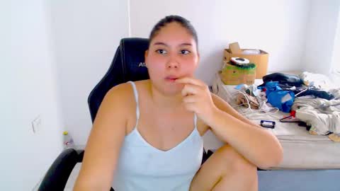 Snapshot of blumbum chatting on 3, 12, 2025 Hey guysI am BrendaWelcome my room online show from 3, 12, 2025