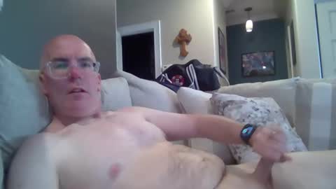 Snapshot of bobblehead31382 chatting on 27, 5, 2026 bobblehead31382 online show from 27, 5, 2026