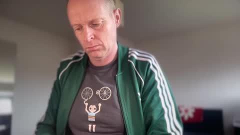 Snapshot of boegieboy76 chatting on 2, 2, 2026 ask me online show from 2, 2, 2026