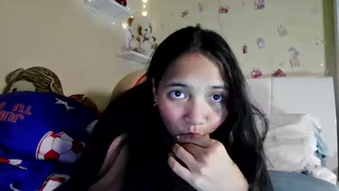 Snapshot of bombon_205661 chatting on 17, 10, 2025 Melanie online show from 17, 10, 2025