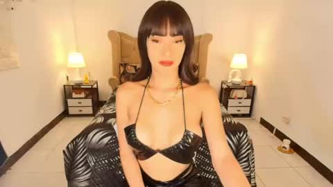 bombshelllaurax online show from 9, 7, 2026