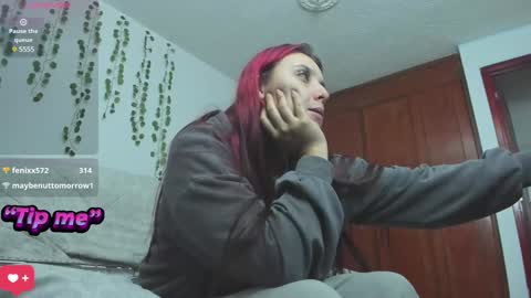 Snapshot of bonnie_moon_ chatting on 4, 1, 2025 Bonnie Help me reach 500 likes online show from 4, 1, 2025