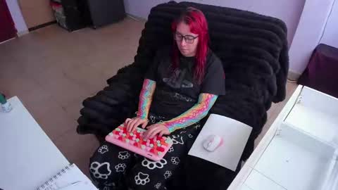 Snapshot of bonnie_moon_ chatting on 7, 10, 2025 Bonnie Help me reach 500 likes online show from 7, 10, 2025