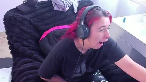 Snapshot of bonnie_moon_ chatting on 10, 10, 2025 Bonnie Help me reach 500 likes online show from 10, 10, 2025