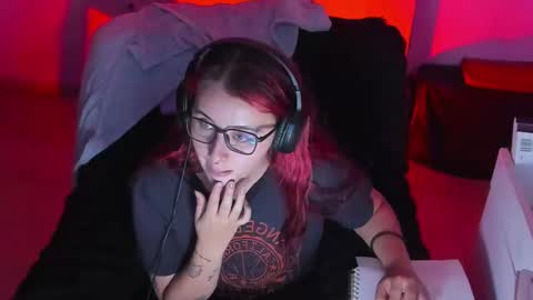 Snapshot of bonnie_moon_ chatting on 21, 10, 2025 Bonnie Help me reach 500 likes online show from 21, 10, 2025