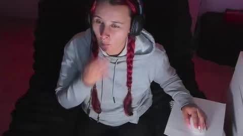 Snapshot of bonnie_moon_ chatting on 22, 10, 2025 Bonnie Help me reach 500 likes online show from 22, 10, 2025