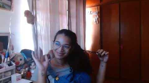 Queen Bon Vivantt online show from 24, 1, 2025