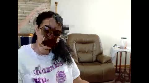 Queen Bon Vivantt online show from 5, 1, 2026