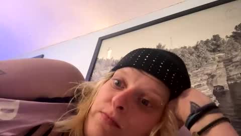 boobookittyfuxx online show from 13, 4, 2026