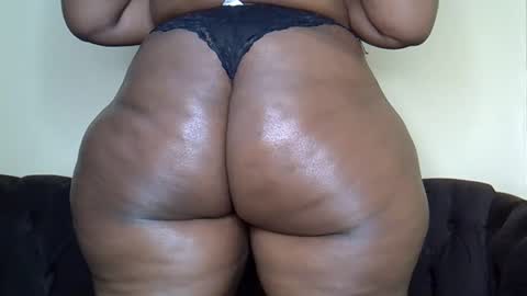 Snapshot of bootieshakess chatting on 14, 12, 2025 bootieshakess online show from 14, 12, 2025