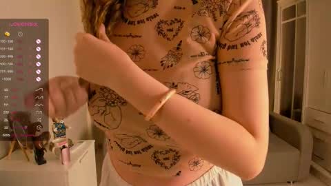 Snapshot of bootyfruttycutie chatting on 22, 9, 2025 Ella online show from 22, 9, 2025