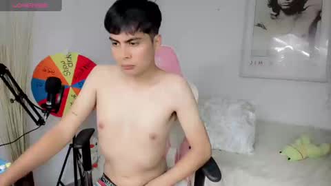 Snapshot of boy_andy__ chatting on 29, 12, 2024 Aaron online show from 29, 12, 2024