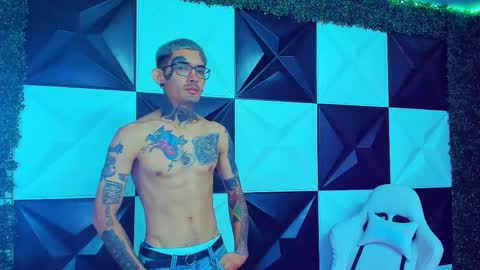 boy_tatto77 online show from 17, 1, 2026