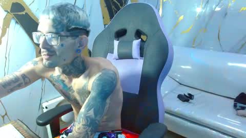 boy_tatto77 online show from 11, 2, 2026